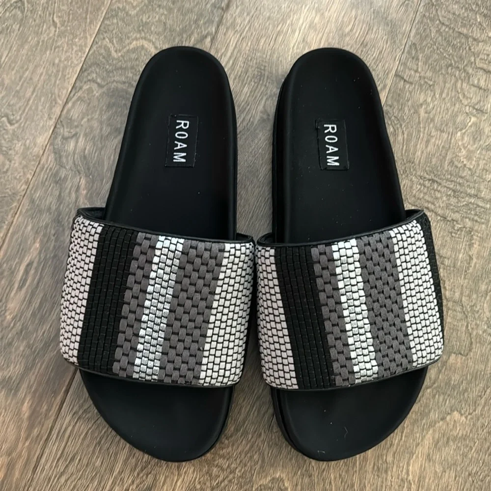 Roam Mesh Black Silver Gray Slip On Slides Sandals Size 39 EU 9US New No Tags